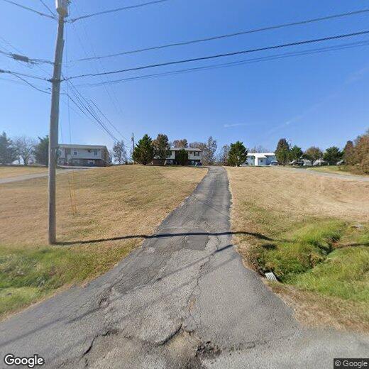 404 Britton Ave, Greeneville, TN 37743 Room for Rent in Greeneville