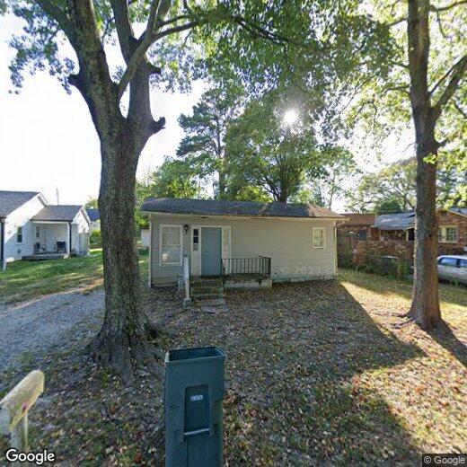 Primary Photo - 141 E Hilltop Dr