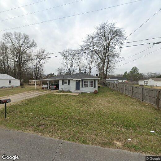 Primary Photo - 3br, 1 ba house, fenced in yard, in-the-ci...