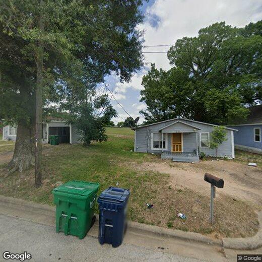 Primary Photo - 715 Sabine St