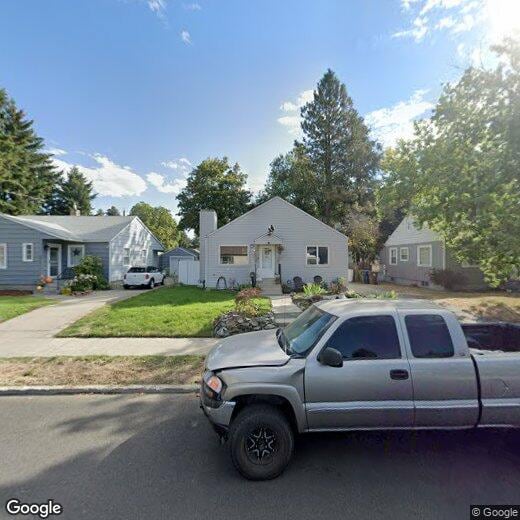 Primary Photo - 3 bedroom, 1 bath home with off street par...