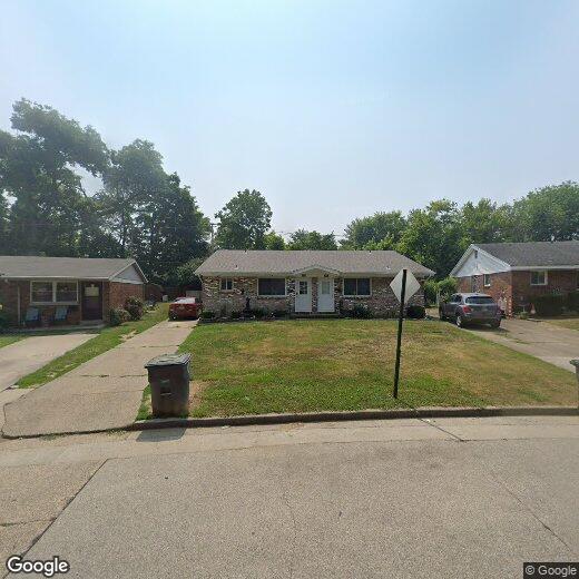 Primary Photo - 921 E Fairlawn Cir