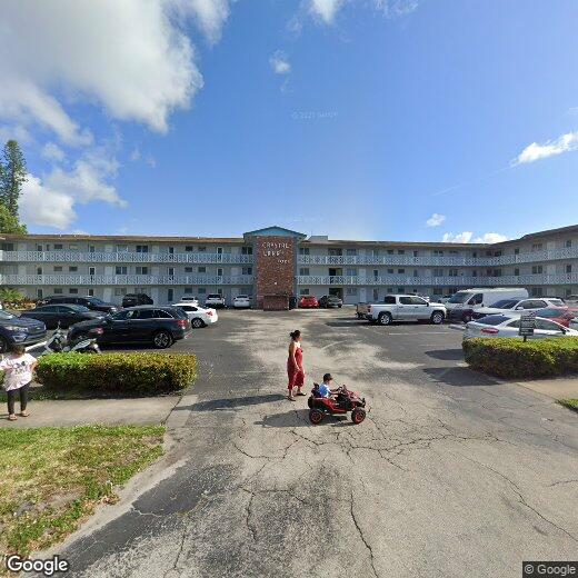 Primary Photo - 1021 Crystal Lake Dr
