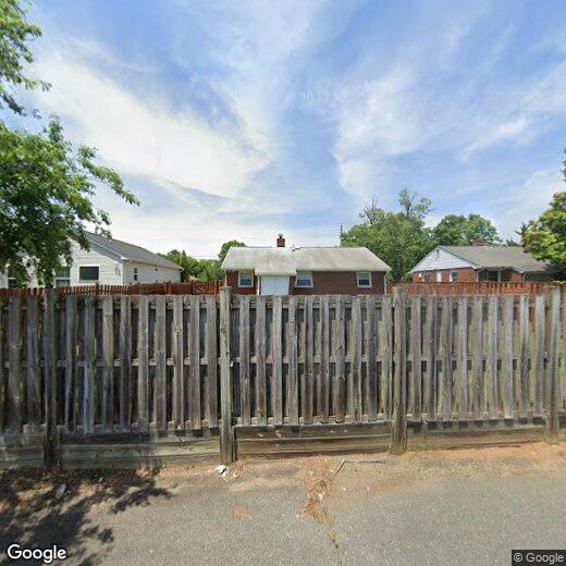 Primary Photo - 602 Woodford St