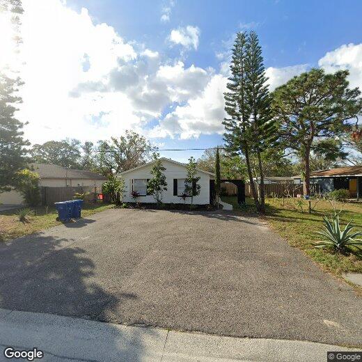 Foto principal - 3154 Pine Tree Ave