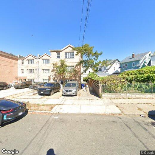 Foto principal - 188-27 Woodhull Ave
