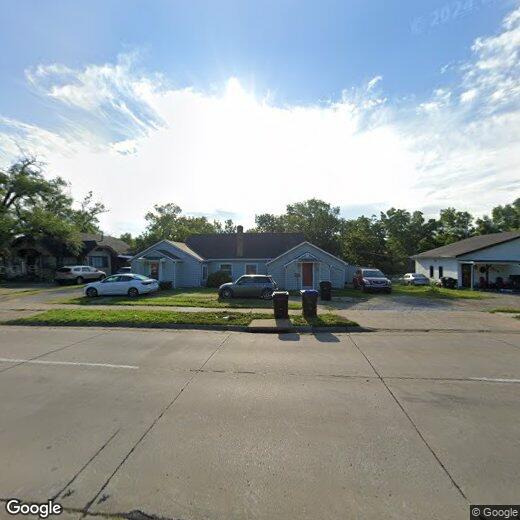 Primary Photo - 2604 SW Washburn Ave