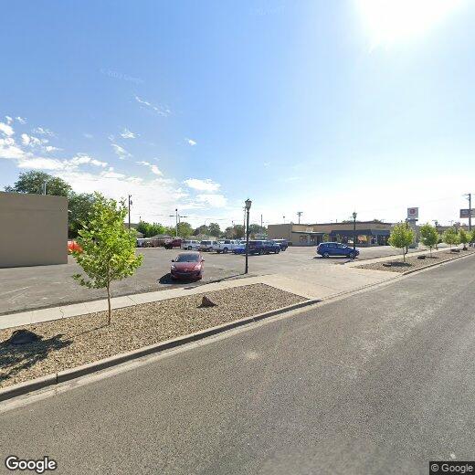 Primary Photo - 2 bed, 1 bath, Detached Garage.