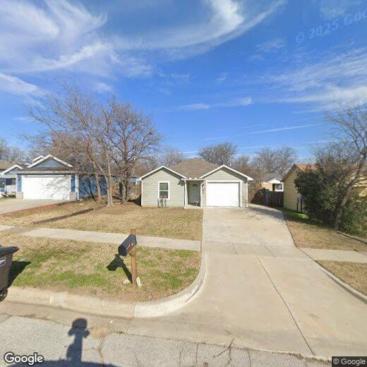 Primary Photo - 835 E Harvey Ave