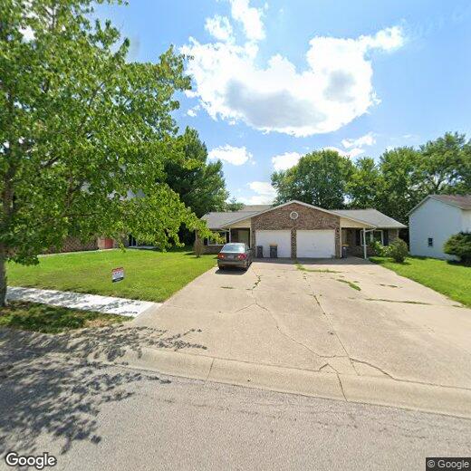 Foto principal - 210-210 E Burks Dr