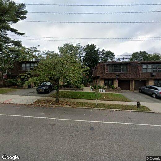 Foto principal - 61-36 233rd St