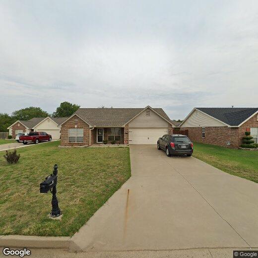 Primary Photo - Charming 3-Bedroom Home with 2 Full Baths ...