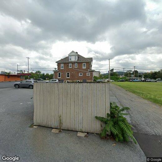 Primary Photo - 1662 Main St