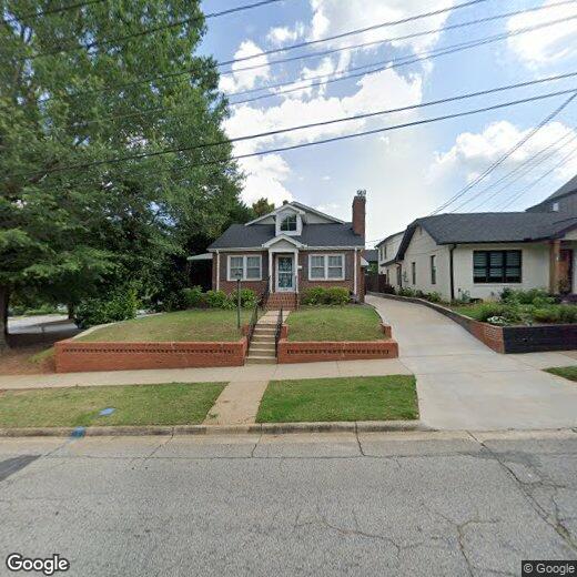Foto principal - 5 Bedroom 3.5 Bath Brick home in Downtown ...