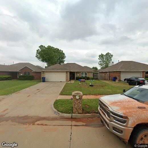 Primary Photo - 520 S Castle Ridge Ln