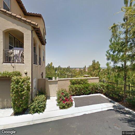 Primary Photo - 211 Tall Oak