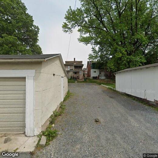 222 S Wyomissing Ave, Shillington, PA 19607 Room for Rent in