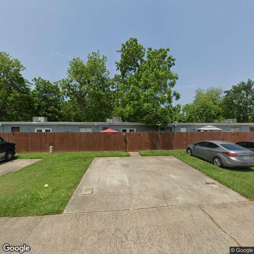 144 Post Oak Ln, Clute, TX 77531 Condo for Rent in Clute, TX