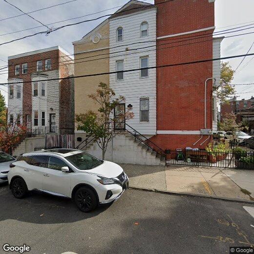Primary Photo - 106 1/2 Lafayette St