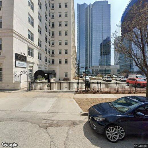 Primary Photo - 925 E Wells St
