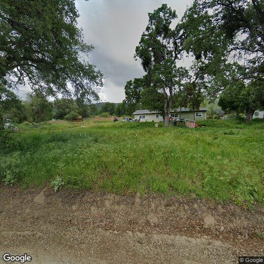Primary Photo - 3 bedroom 2 bath house on 1 acre.