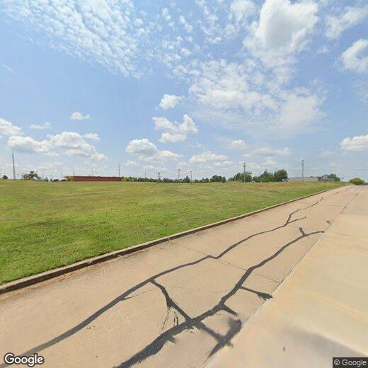 Primary Photo - 460 W Silverwood Dr