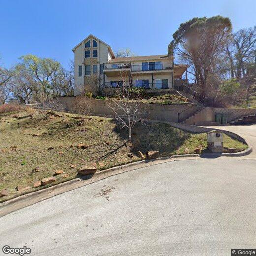 Foto principal - 1803 Old Oak Dr