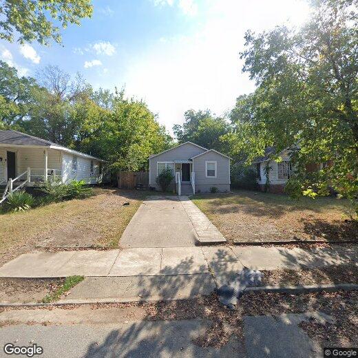 Primary Photo - 1915 S Maple St