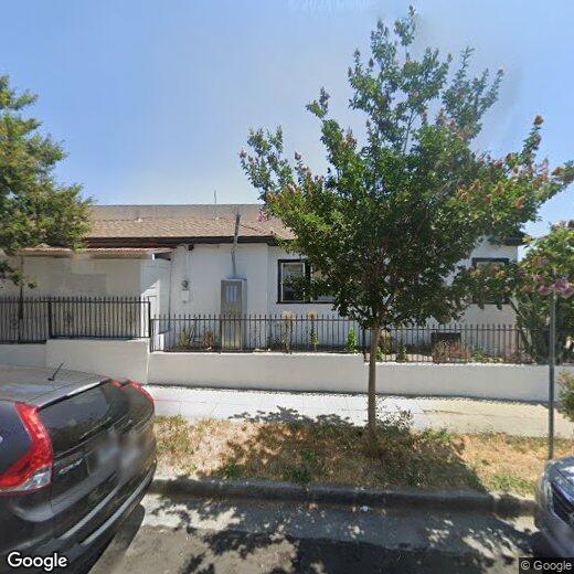 Foto principal - 4627 Rosewood Ave