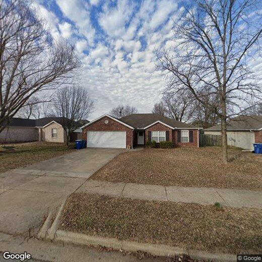 Foto principal - 902 SW Sandrock Rd