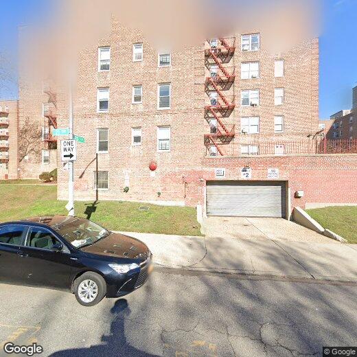 Primary Photo - 2056 Cropsey Ave