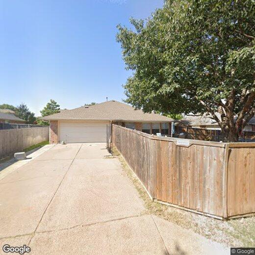 Foto principal - 3713 Pinetree Dr