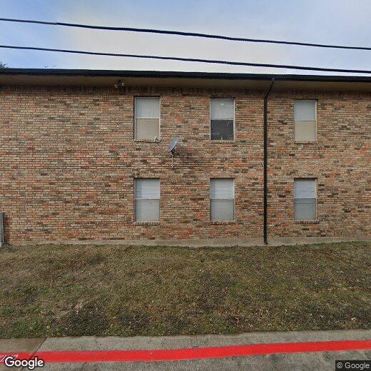 Primary Photo - 222 N Center St