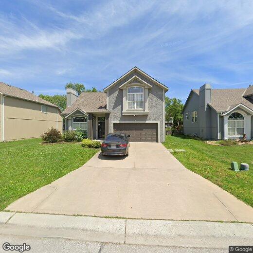 Primary Photo - 4 Bed 2.5 Bath For Rent In Lee's Summit! A...