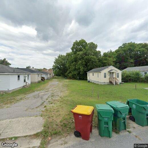 Primary Photo - 835 Gladstone St
