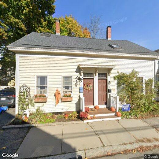 5 Chestnut St, Newburyport, MA 01950 Townhouse for Rent in