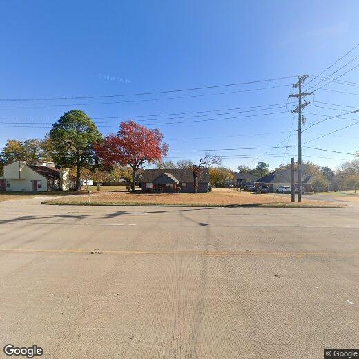 Foto principal - 8402 Precinct Line Rd