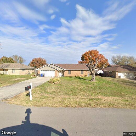 Primary Photo - 704 W 7th St