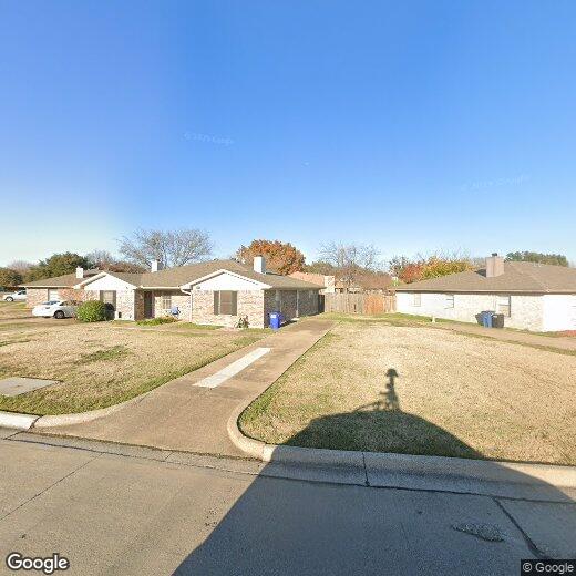 Primary Photo - 705 Bluebonnet Dr