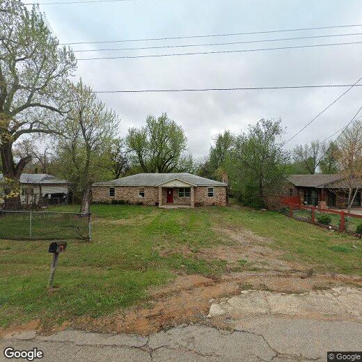 Primary Photo - 2725 N Outpost Dr