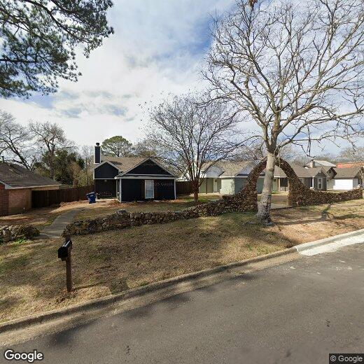 213 N Opothleohola St, Wetumpka, AL 36092 House for Rent in Wetumpka