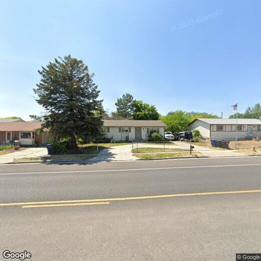 Primary Photo - Charming Basement Unit with Separate Entrance