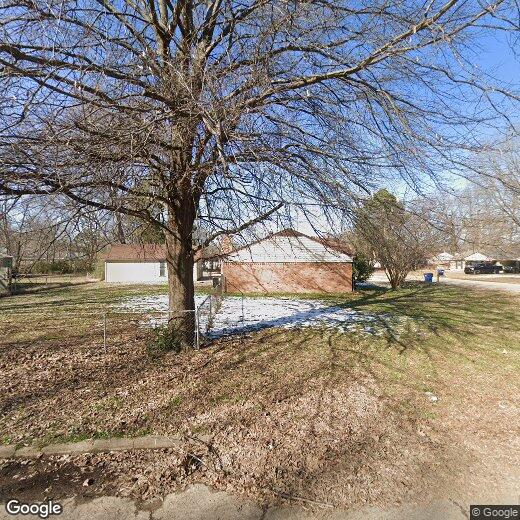 Foto principal - 6375 Greenbriar Dr