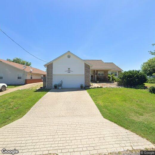 212 Clay Ave Unit 4, Pineville, MO 64856 Condo for Rent in Pineville