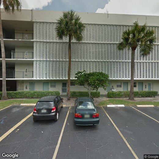 Foto principal - 875 NE 195th St