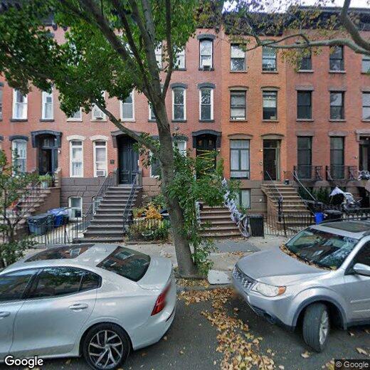 Primary Photo - 85 1/2 Summit St