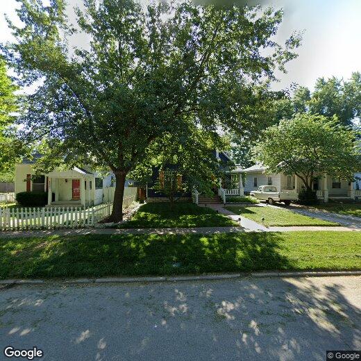 Primary Photo - 1348 N Summit Ave
