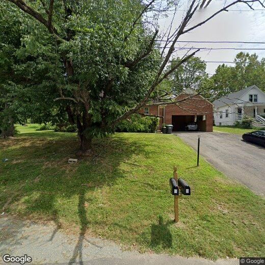 Foto principal - 912 St Charles Ave