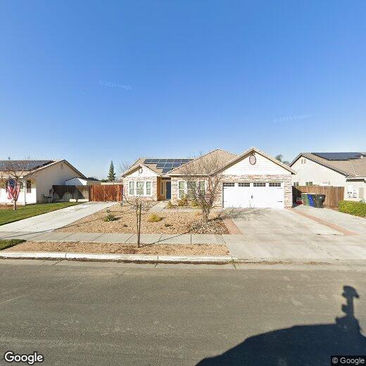 Foto principal - Spacious Lemoore home coming soon, pet fri...