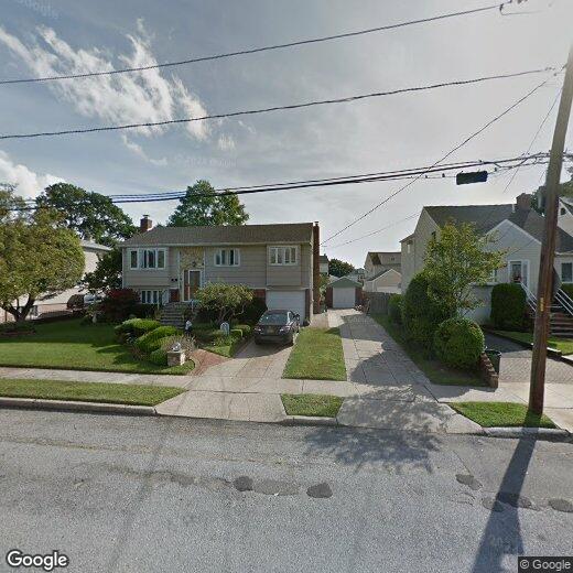374 Hamilton Ave, Hewlett, NY 11557 Room for Rent in Hewlett, NY